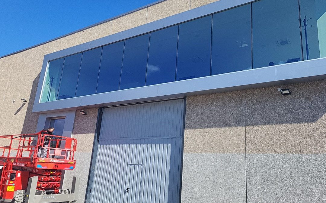 Reparación Muro Cortina y Carpintería Metálica en Viladecans