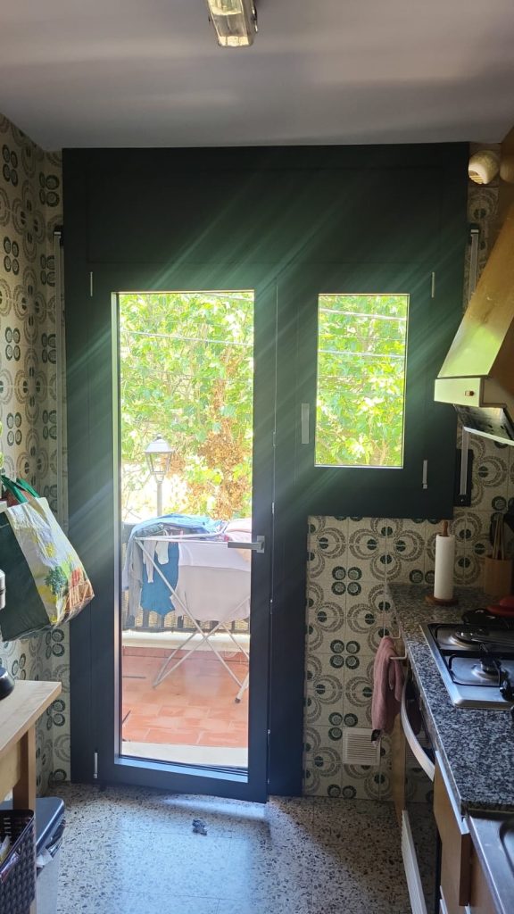 Puerta cristal en PVC