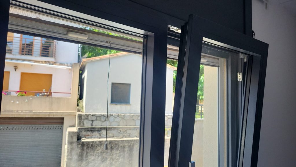 Ventana Oscilobatiente PVC