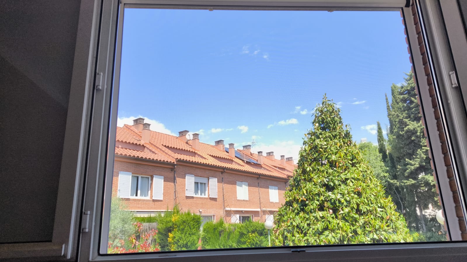 Mosquiteras a medida para ventanas